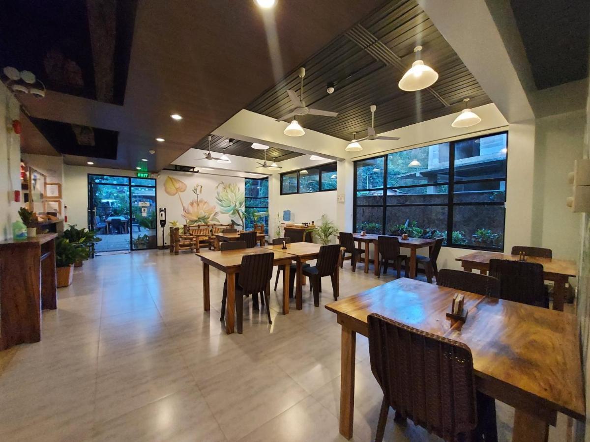 Acacia Garden Inn And Suites Coron Buitenkant foto